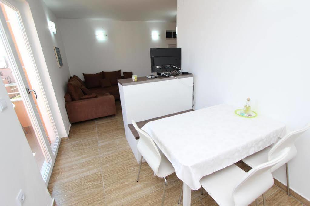 Apartments Hanna Ровінь Екстер'єр фото